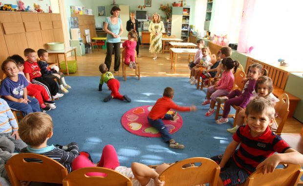 De luni încep înscrierile în clasa pregătitoare și clasa I - copii-1330676847.jpg