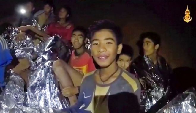 Motivul pentru care antrenorul de fotbal i-a dus pe cei 12 copii în peștera din Thailanda, unde au rămas blocați - copii-1531301517.jpg