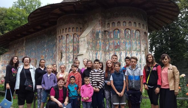 Tabere pentru mai mulți copii din Constanța, în Bucovina - copii-1534413695.jpg