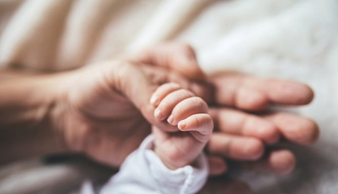 Copil de un an, printre noii pacienți infectați cu coronavirus în România - copii-1584522698.jpg