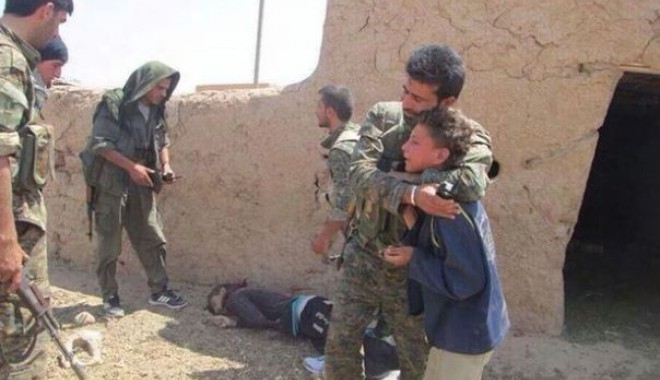 Teroarea numită Statul Islamic. Copiii sunt decapitați dacă membrii grupării jihadiste consideră că au greșit față de ei - copiidecapitati-1413110713.jpg