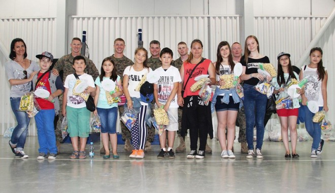 Copiii de la Școala UDTTMR, în vizită  la Baza Militară NATO de la Mihail Kogălniceanu - copiiidelascoalaudttmrimg4292-1404396020.jpg