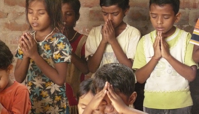 50.000 de copii sunt răpiți în fiecare zi în India. Află ce se întâmplă cu ei - copiiindieniruganduse-1350902573.jpg