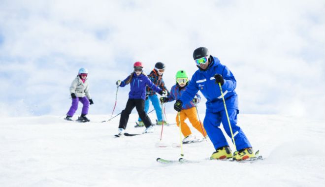 Numărul turiștilor a scăzut dramatic în 2020 - copiipepartiecuinstructorul-1612452969.jpg