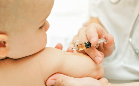 Reacții adverse la vaccinul BCG din Danemarca: Zece bebeluși, internați la Institutul 