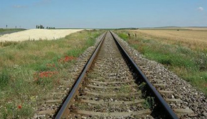 Copilul care a sărit ieri din tren va rămâne fără ambele picioare - copil-1399371394.jpg