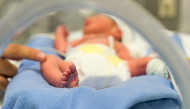 Doi bebeluși UCIȘI DE O BACTERIE ÎN MATERNITATE - copil-1512032803.jpg