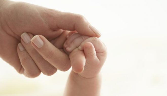 Un bebeluș a murit după infectarea cu COVID-19 - copil-1607776164.jpg