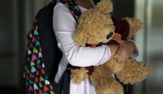 Peste 90.000 de apeluri înregistrate la 119, numărul unic pentru copii abuzați, neglijați, exploatați