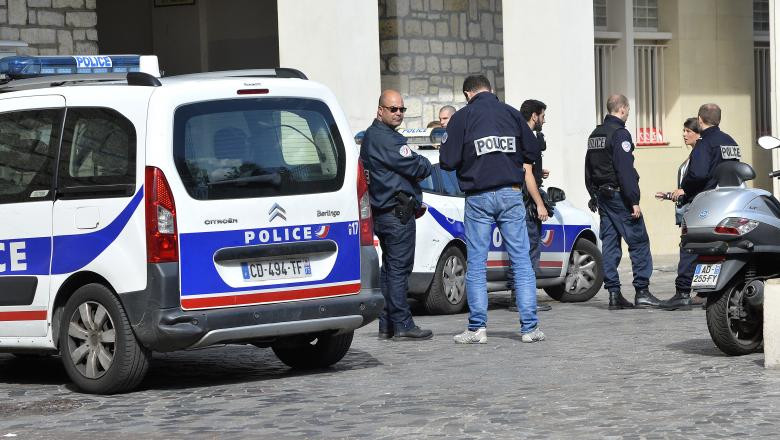 Un copil de nouă ani a fost ținut captiv într-o dubiță timp de peste un an