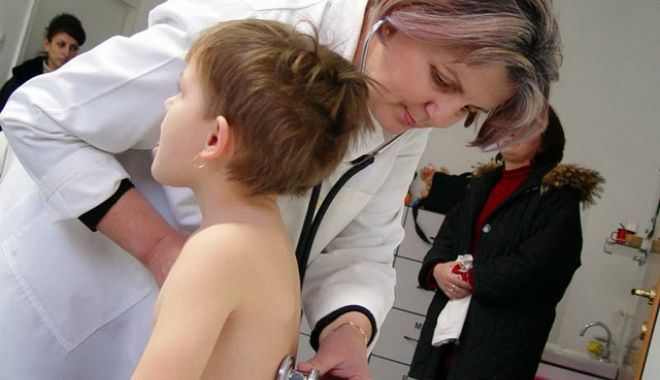 Adeverințele medicale solicitate de școli, creșe și grădinițe, eliberate gratuit de medicii de familie. Ce precizări face CNAS