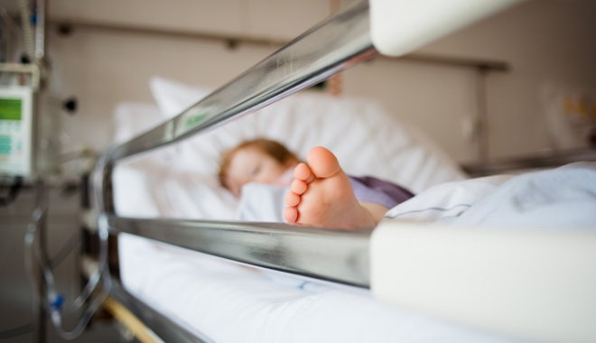 Atenție, EPIDEMIE de RUJEOLĂ  în România! Trei copii NEVACCINAȚI au MURIT deja - copilspital82689100-1474466514.jpg
