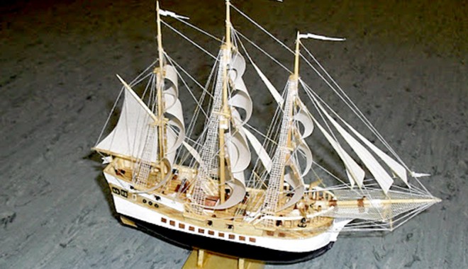 Marinarul Marius Tugearu, din Constanța, a construit o flotă de corăbii - corabii-1325876272.jpg