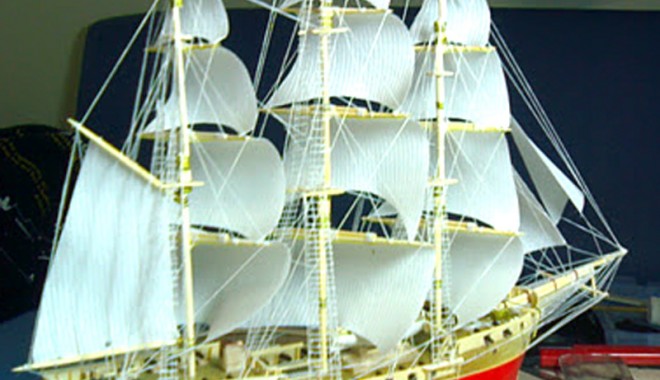 Marinarul Marius Tugearu, din Constanța, a construit o flotă de corăbii - corabii1-1325876282.jpg