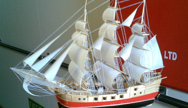 Marinarul Marius Tugearu, din Constanța, a construit o flotă de corăbii - corabii3-1325876298.jpg