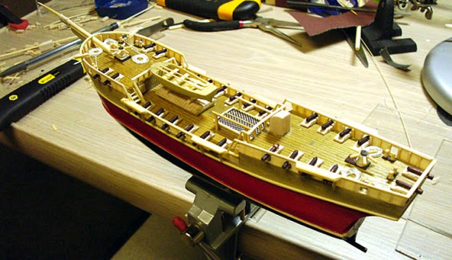 Marinarul Marius Tugearu, din Constanța, a construit o flotă de corăbii - corabii5-1325876315.jpg