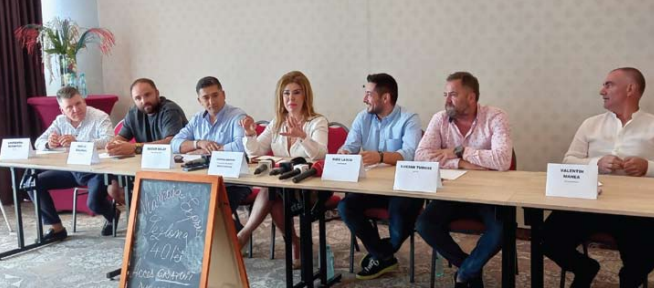 Staţiunea Mamaia, o „perlă“ dezolantă şi fără turişti. „Nu mai putem salva acest sezon estival“ - corina-1658430648.png