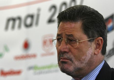 După ce a fost externat din spital, Cornel Dinu e socru mare - corneldinu1314022582-1316244456.jpg