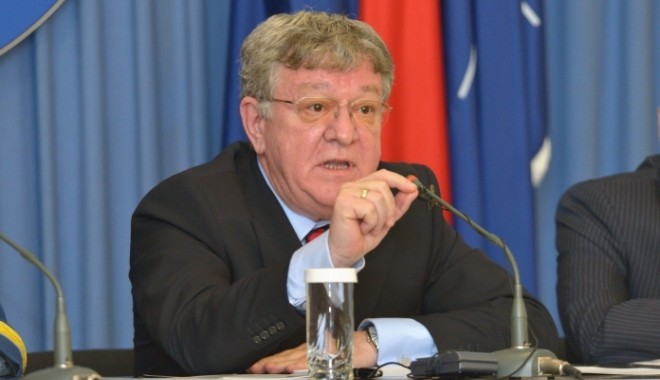 Corneliu Dobrițoiu s-a prezentat astăzi la DNA - corneliu-1377591764.jpg