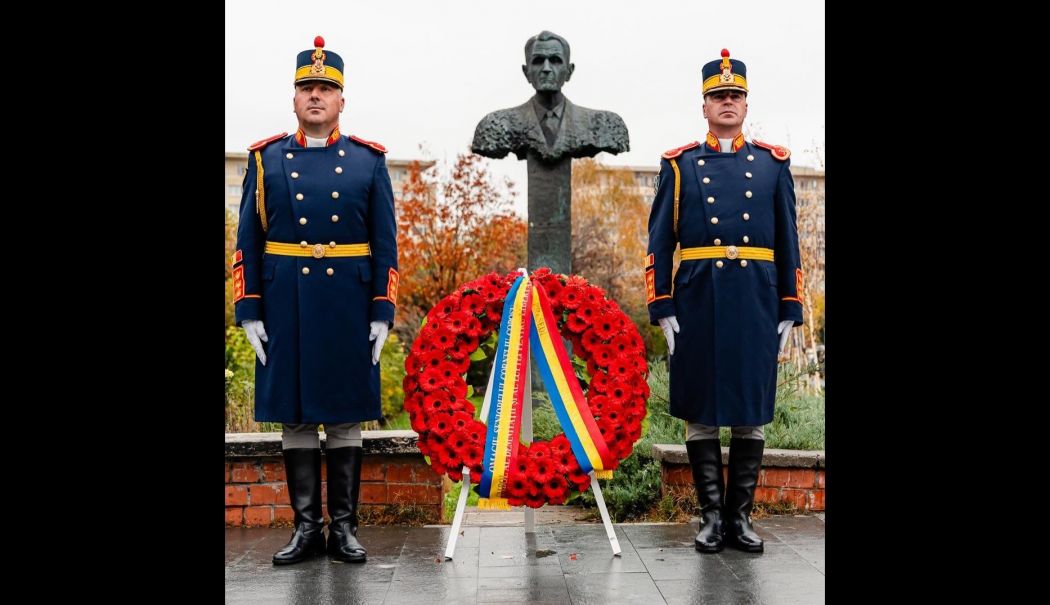 Președintele Nicușor Dan a depus o coroană de flori la monumentul lui Corneliu Coposu - coroana-1762860077.jpg