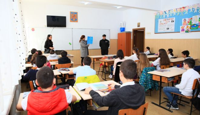 Școlile sunt verificate dacă au dezinfectanți - coronavirus-1582899464.jpg