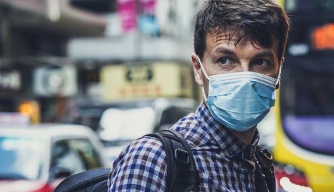 Crucea Roșie recrutează influenceri pentru a combate dezinformarea cu privire la coronavirus - coronavirusmanmaskubc-1588699448.jpg