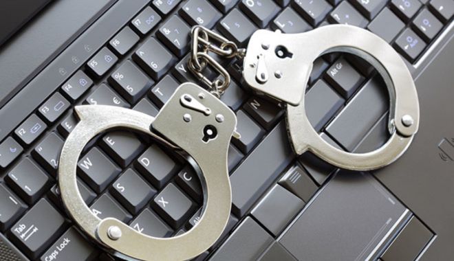 URMĂRIT INTERNAȚIONAL PENTRU INFRACȚIUNI INFORMATICE, DEPISTAT DE POLIȚIȘTII ROMÂNI - corporatefraud-1536660468.jpg