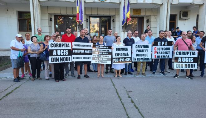 VIDEO/Protest USR în fața Prefecturii Constanța. 