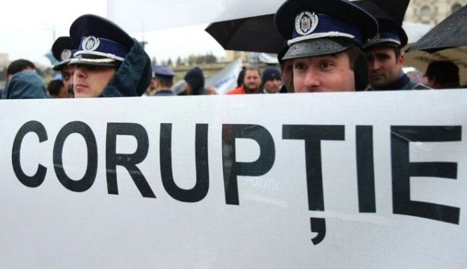 Transparency International: România rămâne una dintre cele mai corupte țări din UE - coruptie-1706637443.jpg