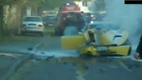 Corvette în flăcări în București VIDEO - corvette85073900-1321351407.jpg