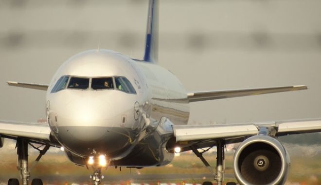 ZECI DE ZBORURI AFECTATE! Avioanele rămân la sol - cosmarulcontinuapentrumiidepasag-1573111393.jpg