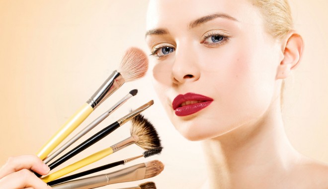 Una din trei persoane prezintă intoleranță la cosmetice - cosmetice-1407333440.jpg