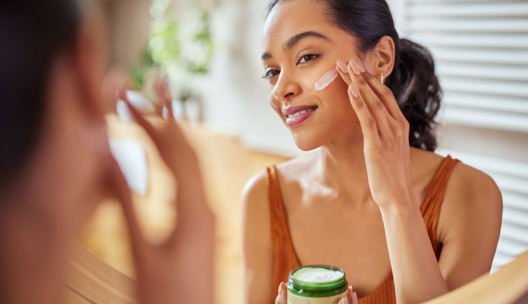 Unele produse cosmetice dăunează pielii. Care sunt recomandările specialiștilor - cosmetice-1731420076.jpg