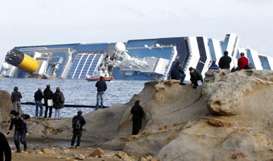 Despăgubiri de 11.000 de euro pentru fiecare pasager de pe Costa Concordia - costaconcordia-1327675388.jpg