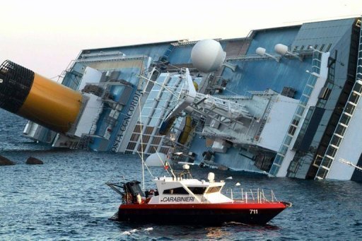 Încă trei cadavre au fost descoperite la bordul vasului naufragiat Costa Concordia - costaconcordia-1332437430.jpg