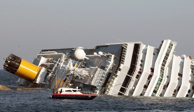 Vezi imagini INEDITE cu naufragiul navei Costa Concordia - costaconcordia15-1326618404.jpg