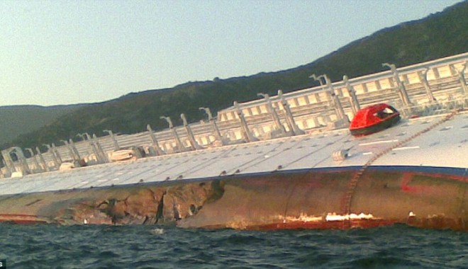 Vezi imagini INEDITE cu naufragiul navei Costa Concordia - costaconcordia17-1326618417.jpg