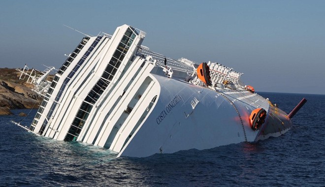 Vezi imagini INEDITE cu naufragiul navei Costa Concordia - costaconcordia2-1326618343.jpg
