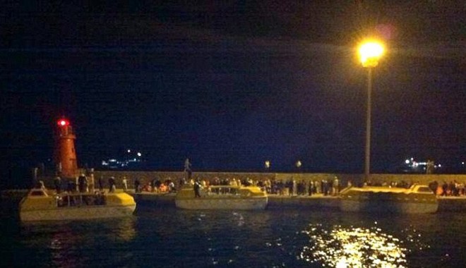Vezi imagini INEDITE cu naufragiul navei Costa Concordia - costaconcordia20-1326618438.jpg