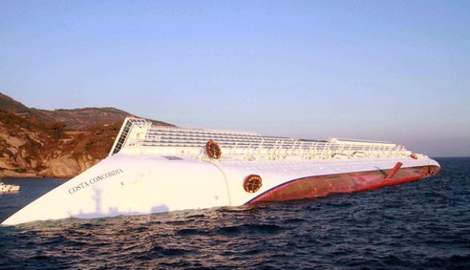 Croazieră de coșmar: Trei morți și 40 răniți în urma naufragiului unei nave italiene. 70 de români se aflau la bord / Galerie foto, video - costaconcordia3-1326550967.jpg