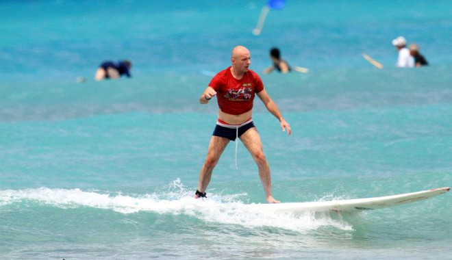 Costi Ioniță face surfing în Hawaii - costiionitafotooriginal-1342187704.jpg