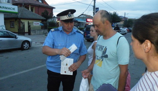 Activități ale jandarmilor pe litoralul Mării Negre - costinesti-1342517191.jpg