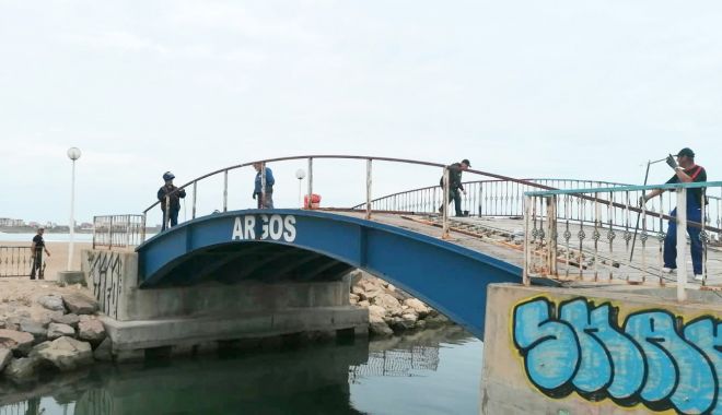 Pasarela pietonală de la Costinești, în reparații - costinestireabilitare1-1610652625.jpg