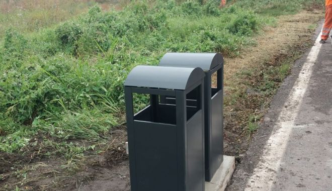 Coșuri de gunoi, pe marginea drumului, în sudul litoralului - cosurigunoi1-1530110933.jpg