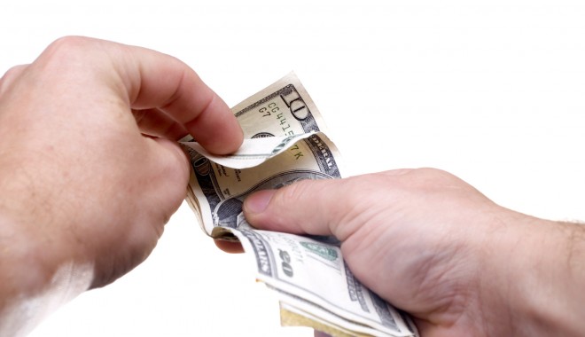 A crescut numărul restanțierilor la bănci! - countmoney-1373619849.jpg