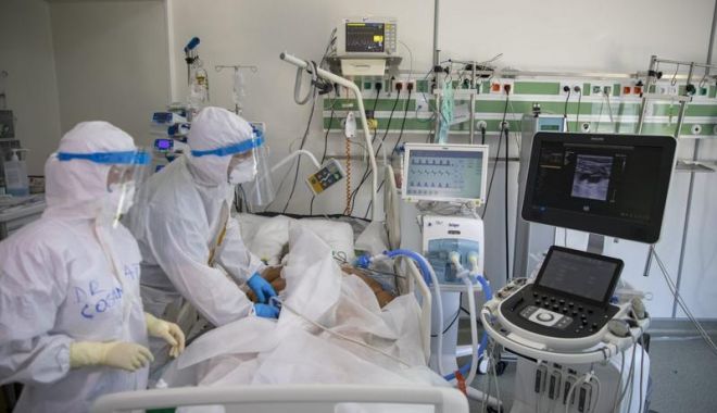 Record absolut de cazuri noi de coronavirus în România /Record și la ATI: Peste 1.400 de oameni în stare gravă - covid-1633170243.jpg