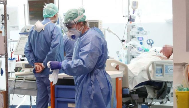 Studiu: Persoanele obeze prezintă un risc mai mare de a avea complicații din cauza Covid-19 - covid2-1595662137.jpg