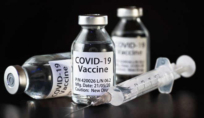 Vaccinări anti-COVID pe muzică de club - covidvaccin-1635678546.jpg