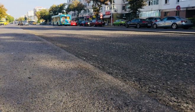Covor asfaltic pe bulevardul Tomis. Se lucrează joi  și vineri noapte - covorasfaltictomis1-1536076948.jpg