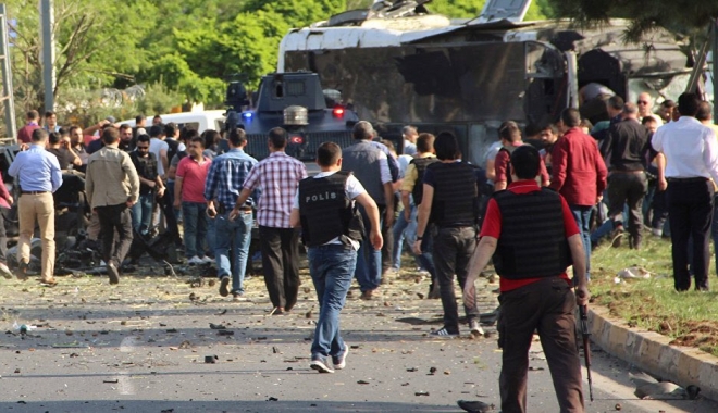 ATAC cu BOMBĂ în sudul Turciei: Mai mulți morți - cp5x3krueaawpzw-1471264211.jpg
